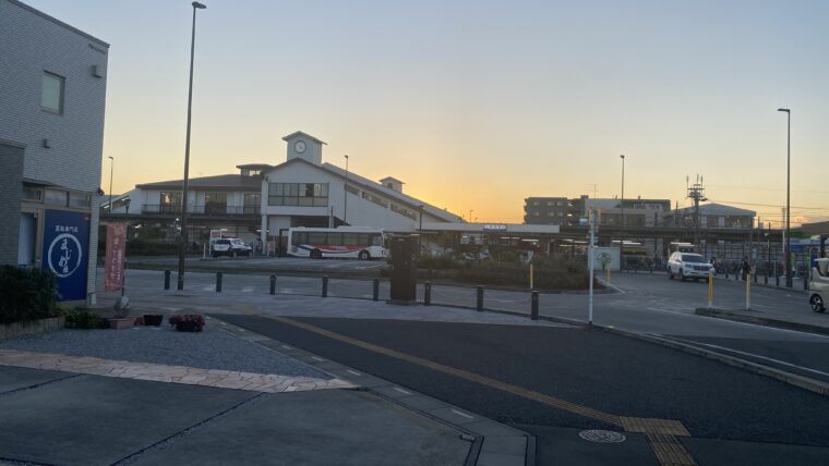 高坂駅の外観